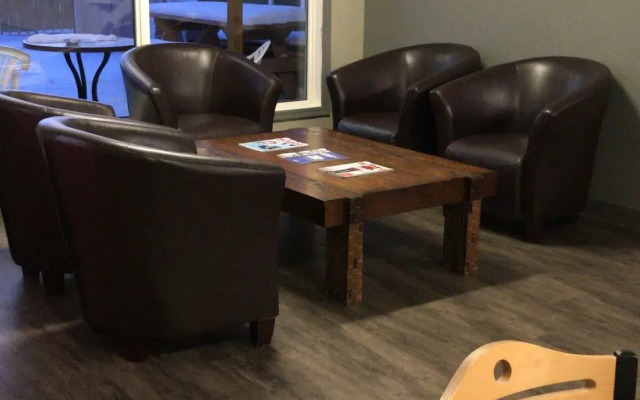 Travelodge by Wyndham Edmonton Airport