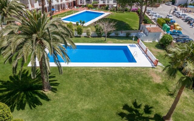 Apartamentos Carabeo Canovas Nerja