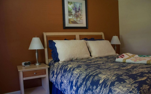 Genelle House B&B Guest House
