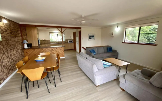 PISCES 2 of 5 Hope Cl Dunbogan