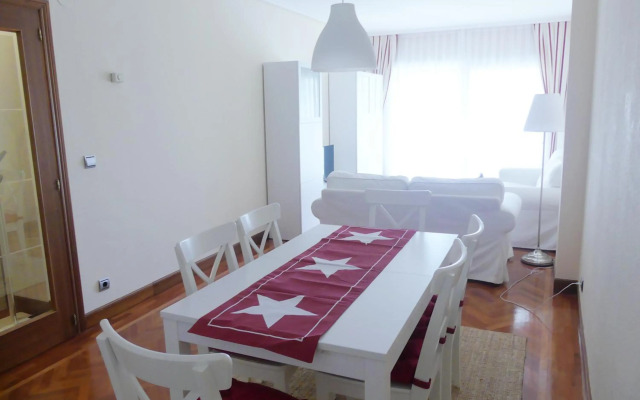 Apartamento luminoso, funcional y amplio en zona hospitalaria