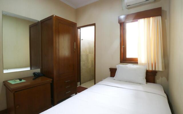 OYO 154 Griya Patria Guest House