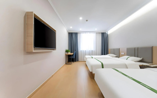 GreenTree Inn Qingdao Development District SDUST Express Hotel