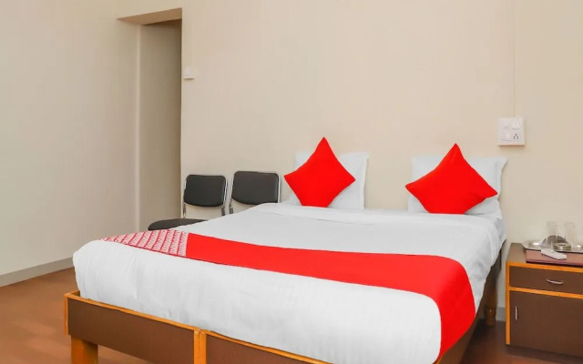 OYO 15847 Hotel Mathura Lodging