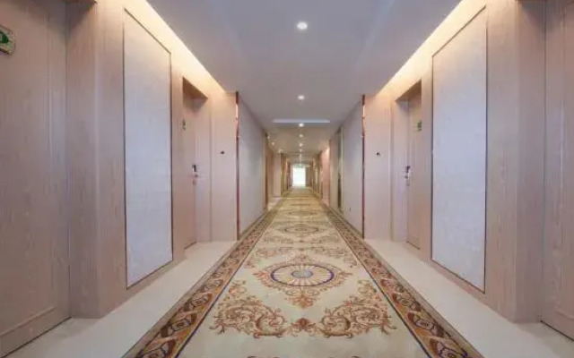 Vienna International Hotel (Li County Administrative Center New District)