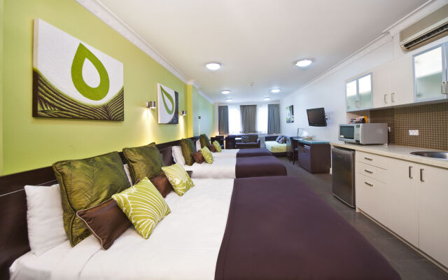 Hyde Park Inn Hotel