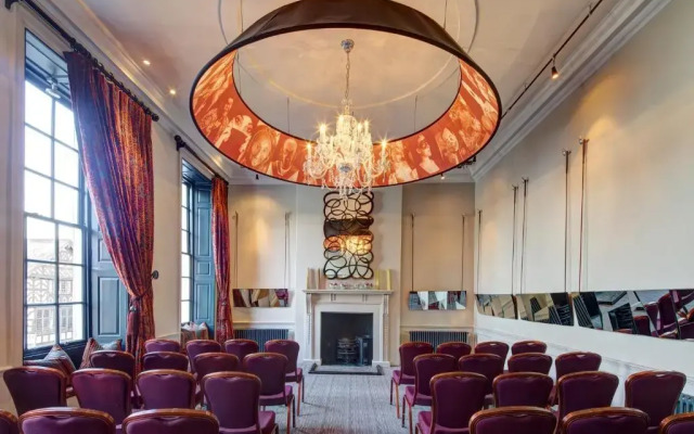 Oddfellows Chester Hotel and Apartments