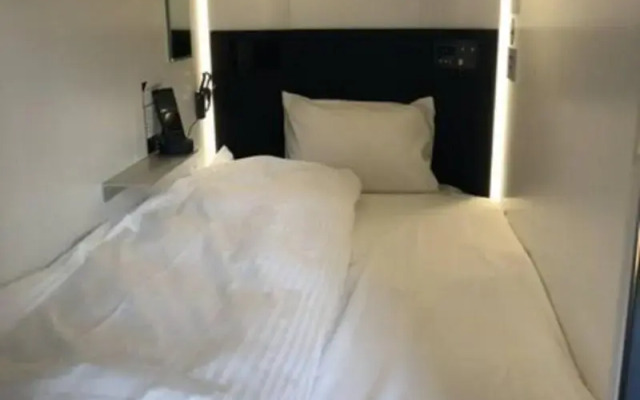 HEARTS Capsule Hotel & Spa HAKATA