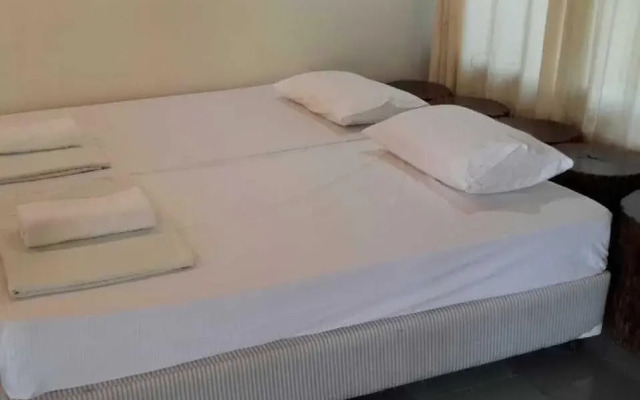 Baandin Rimnum Resort