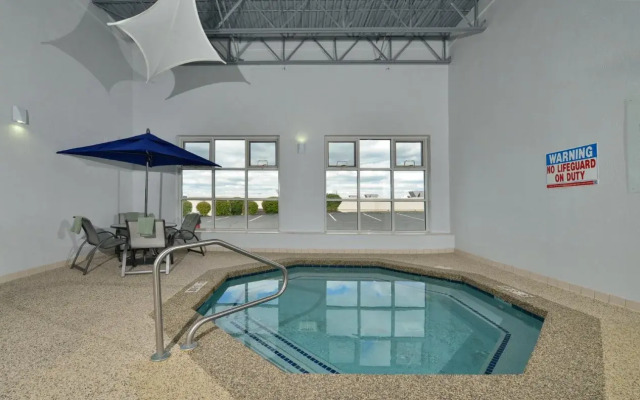 Holiday Inn Express Boston - Milford by IHG