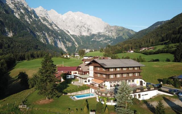 Hotel Pension „Schöne Aussicht“