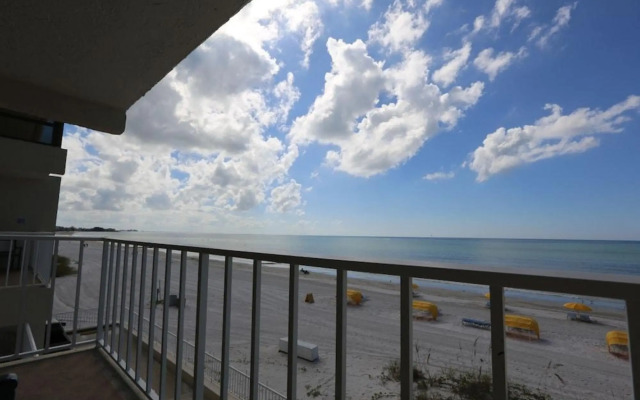 Shoreline Island Resort - Exclusively Adult