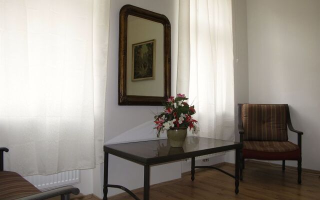 Old Vienna Apartments - Short Term Rental not a Hotel