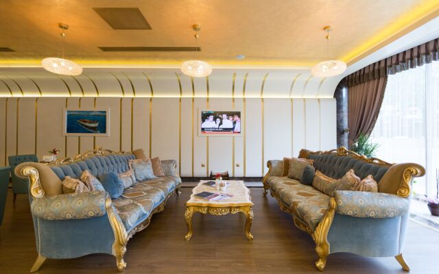 The Grand Mira Hotel