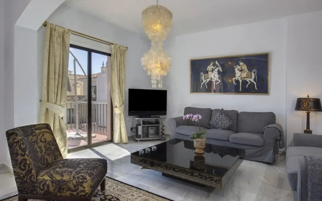 Beachfront Penthouse, Sea/mountain Views, 3 Balconies, Puerto Banus, Marbella