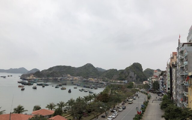 Cat Ba Seaview Hotel