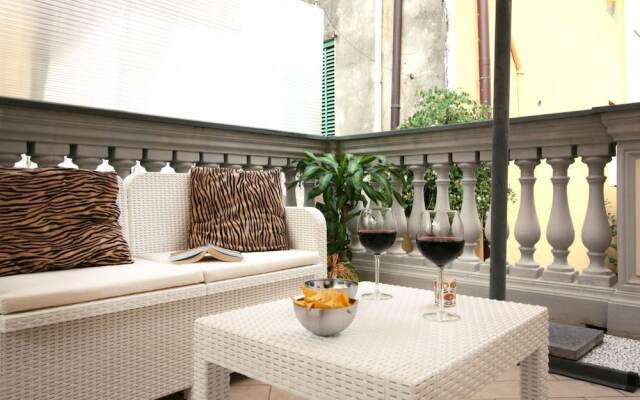 Apartment With Beautiful Terrace in the Historical Center of Pietrasanta