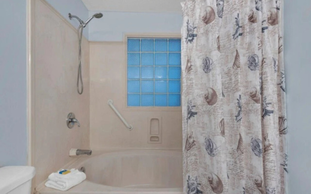 Pineapple Cabana by Bliss Beach Rentals