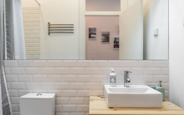 Gorgeous Apartment With Terrace in Belém