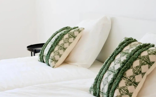 Lagoa Central by Homing