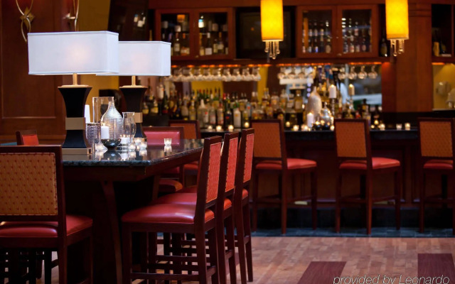 Renaissance Charlotte Suites