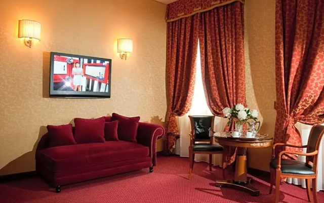Hotel Maxim