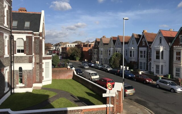 Cavendish Road Apartment
