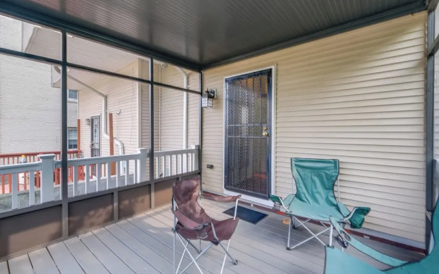 5 Mi to US Capitol: Washington DC Townhome