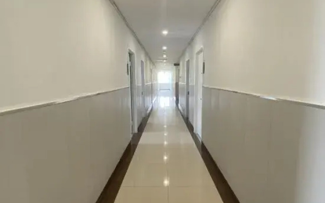 Qiha Hotel (Ningbo Jiangshan Metro Station)