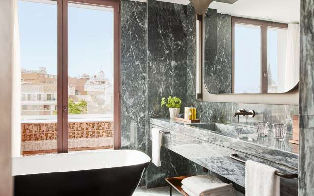 Thompson Madrid, by Hyatt