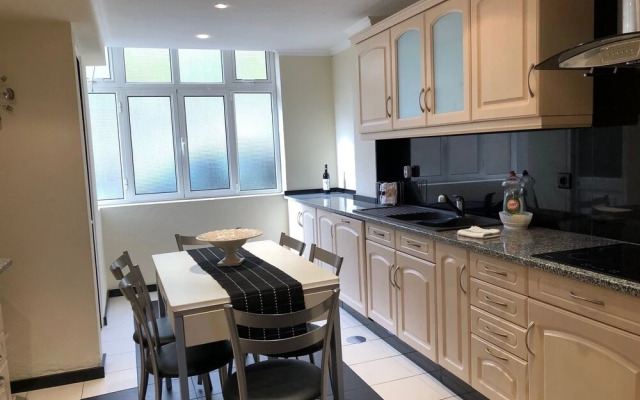 Penteada's Apartment - Charming & Trendy