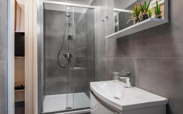 Luxury Studios & Room Five