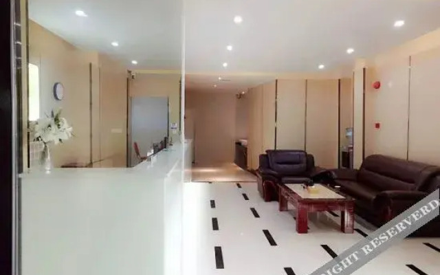 100 Inn Liangpin Hotel (Shanghai Fengxian Situan)