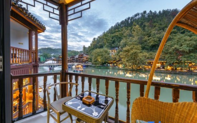Manshan Su · Jiangjing Homestay (Fenghuang Ancient Town Branch) — hotel in Xiangxi