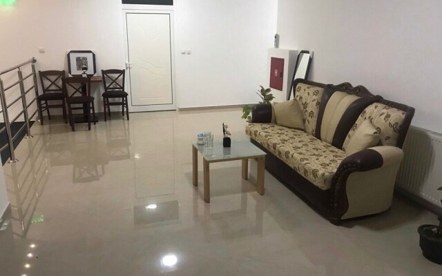 Hotel Emro