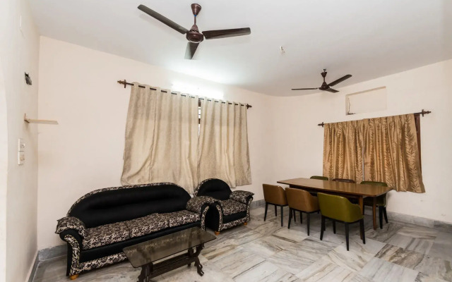 OYO 8129 Coral Residency City Center