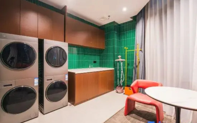 Three Hotel