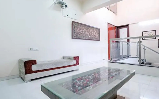 Fabhotel Rudra Residency