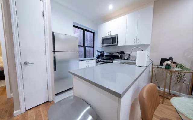 3 Bedroom Apartment Located In Manhattan