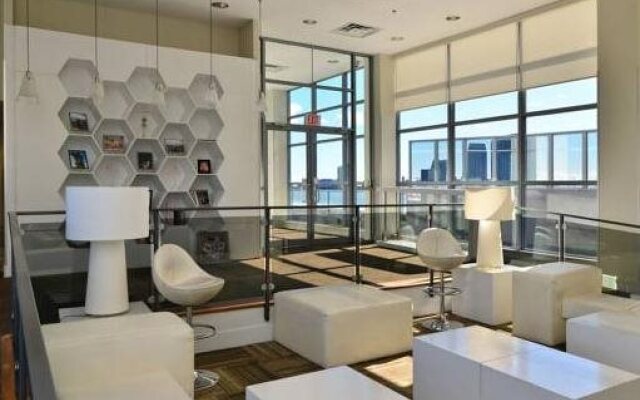 JJ Furnished Apartments Downtown Toronto: King's Luxury Loft