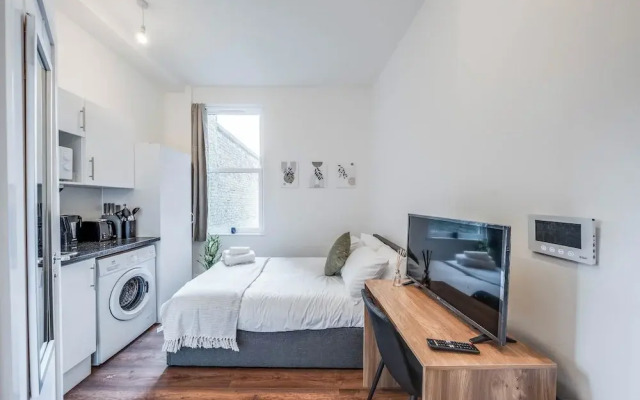 Camberwell High Spec 6-Studio Unit Block