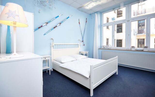 LaLeLu Hostel