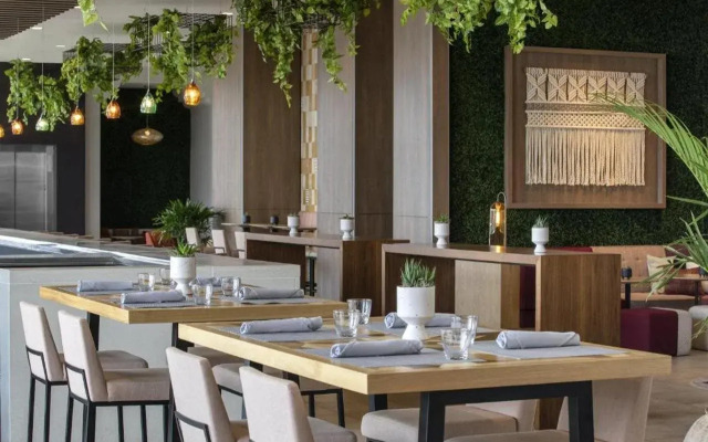 AC Hotel by Marriott Columbus Downtown