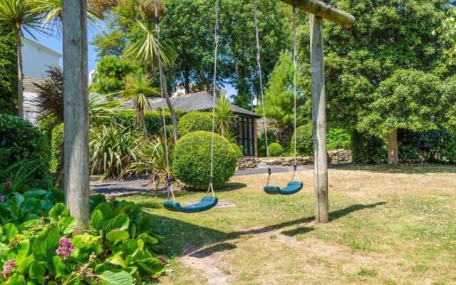 Luxury Summerhouse Annexe in lush gardens in Fowey