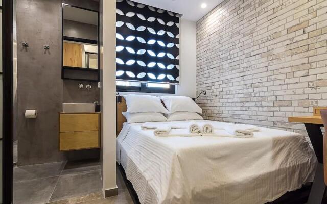 Centrally located studio next to Syntagma sq.