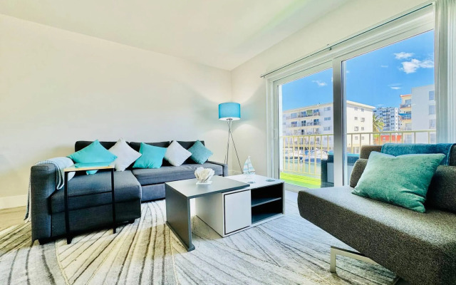 Waterfront 1BR Parking Walk to the Beach