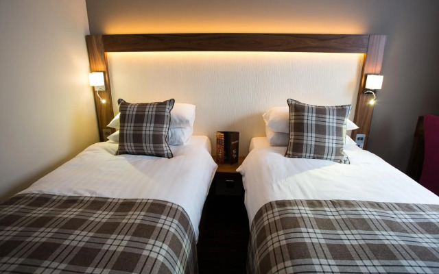 Mondo Hotel