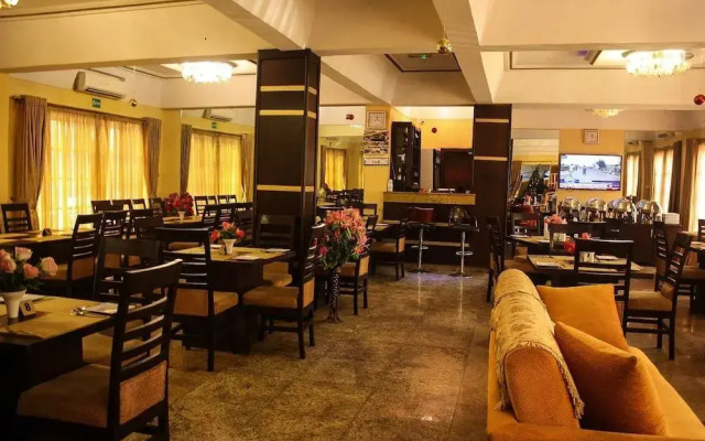 Banex Hotel and Suites