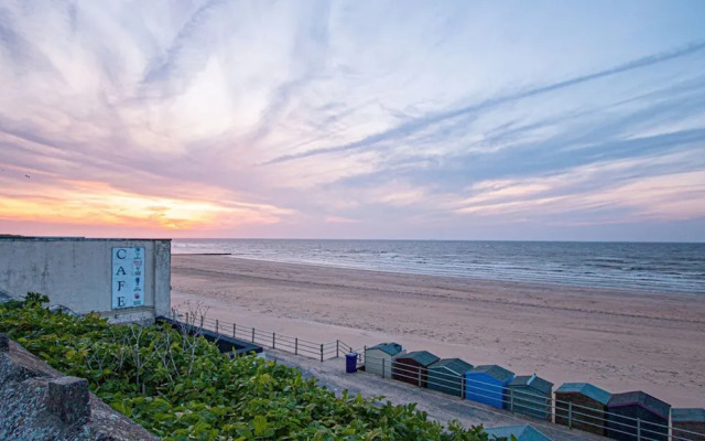 Stylish Margate Coastal Home Parking By Adliv