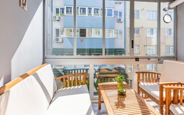 Stylish Apartment in Moda near Popular Attractions with Balcony